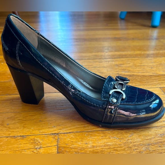 Bandolino midnight blue heeled loafer with silver accents - Picture 1 of 6